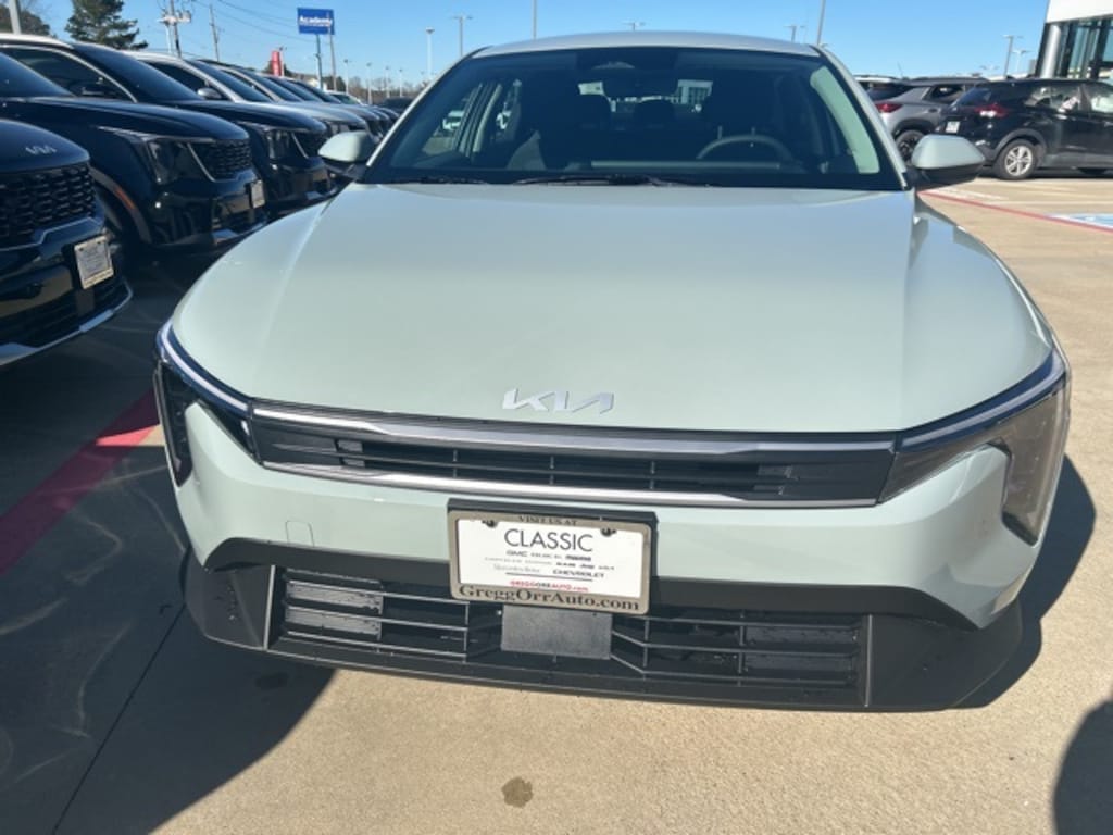 New 2026 Kia K4 LXS Sedan