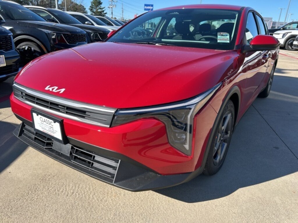 New 2025 Kia K4 LXS Sedan