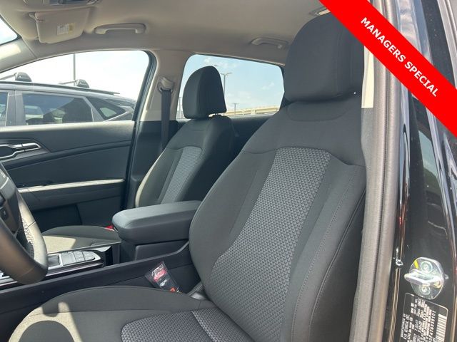 2026 Kia Sportage LX - Photo 12