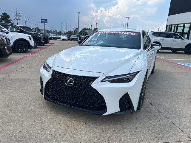 2024 Lexus IS 350 F SPORT photo 3