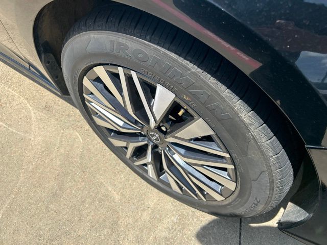 2025 Nissan Altima SV - Photo 13