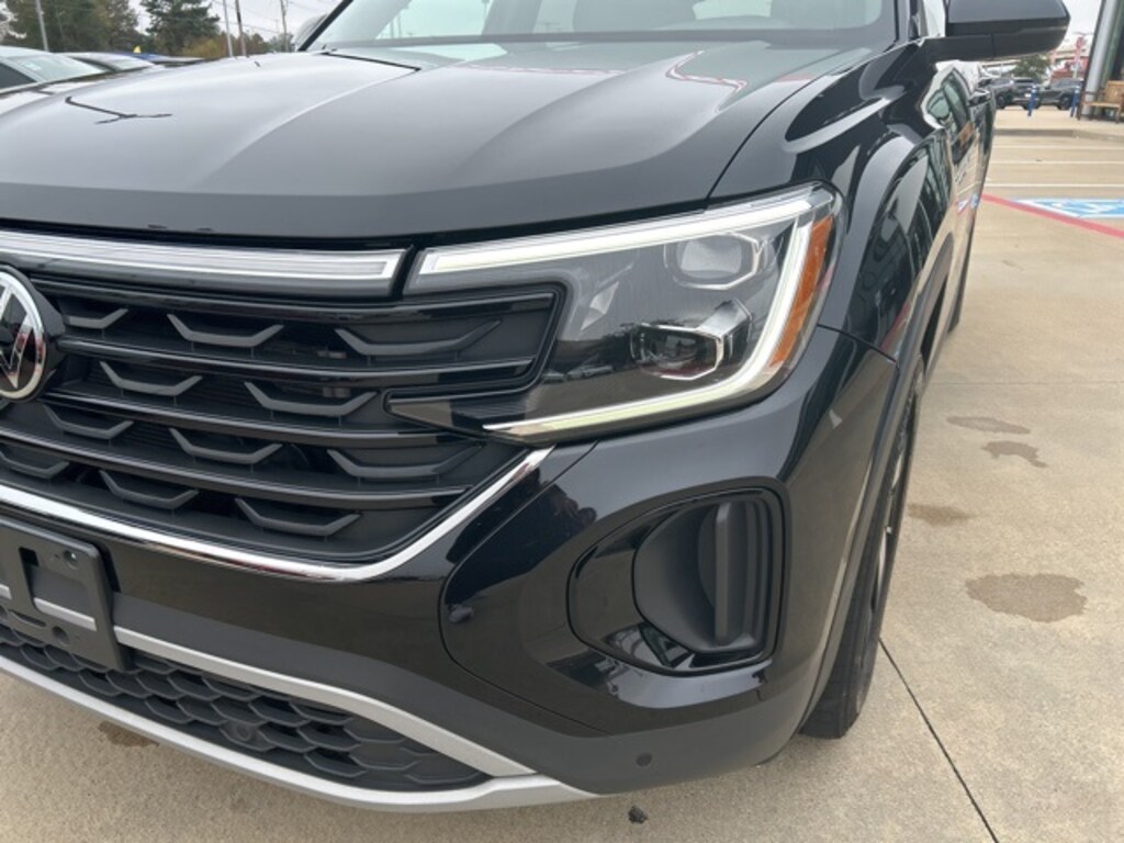 Used 2024 Volkswagen Atlas Cross Sport 2.0T SE w/Technology SUV