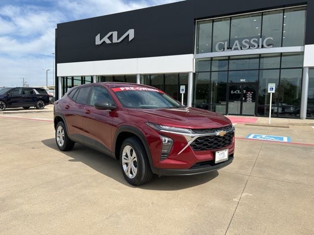 2024 Chevrolet Trax LS's photo