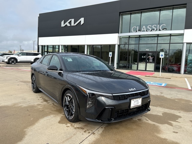 2025 Kia K4 GT-Line's photo