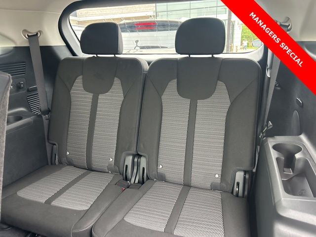 2025 Kia Sorento LX - Photo 24