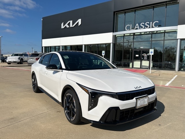 2025 Kia K4 GT-Line's photo