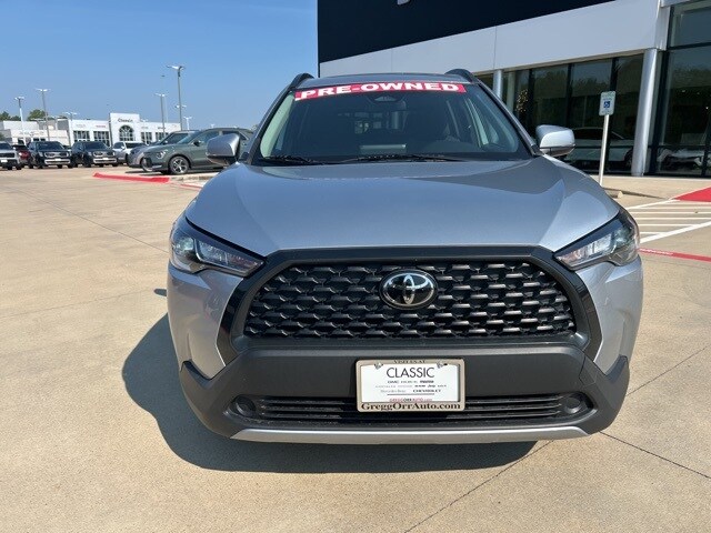2023 Toyota Corolla Cross LE photo 2