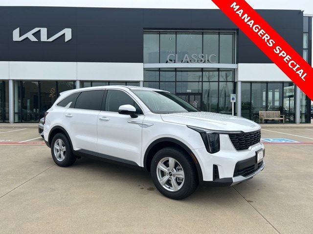 2025 Kia Sorento LX's photo