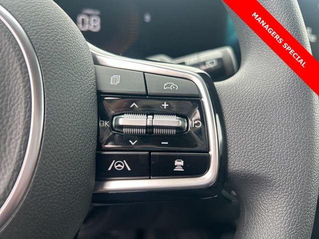 2025 Kia Sorento LX - Photo 18