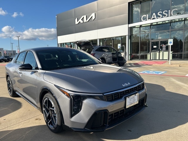 2025 Kia K4 GT-Line's photo