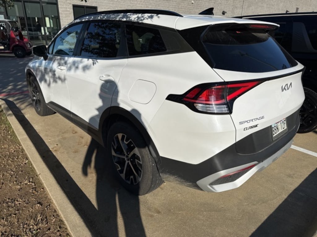 Used 2025 Kia Sportage EX SUV