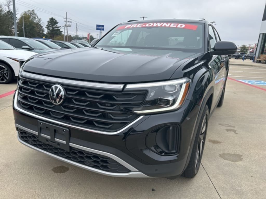 Used 2024 Volkswagen Atlas Cross Sport 2.0T SE w/Technology SUV