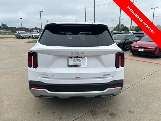 2025 Kia Sorento LX - Photo 6