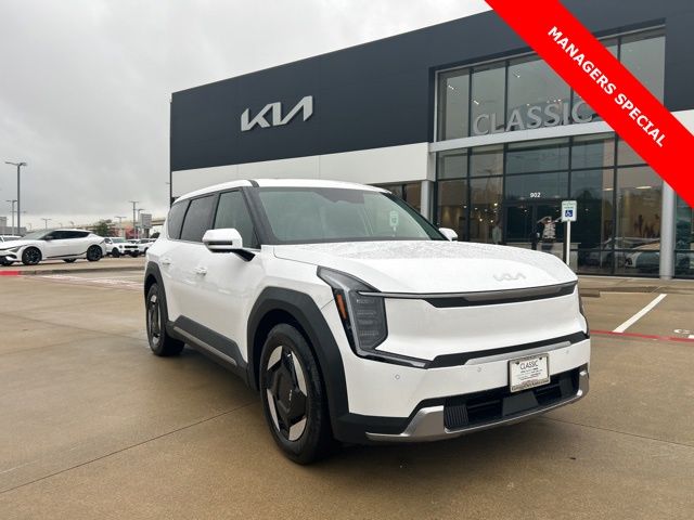 2026 Kia EV9 Light L/R's photo