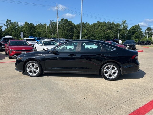 2023 Honda Accord LX photo 4