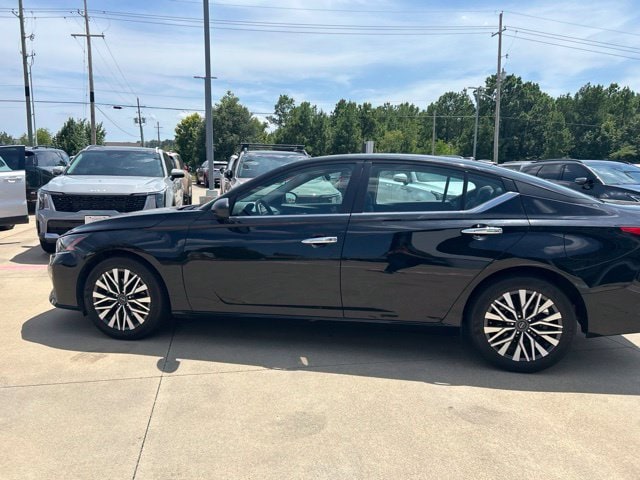 2025 Nissan Altima SV - Photo 5