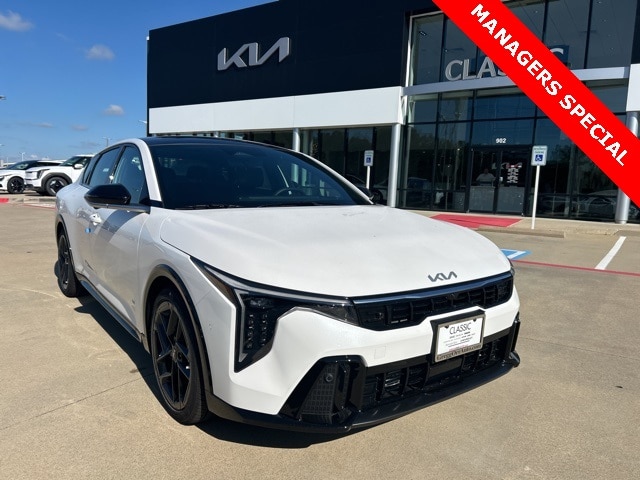 2025 Kia K4 GT-Line Turbo's photo