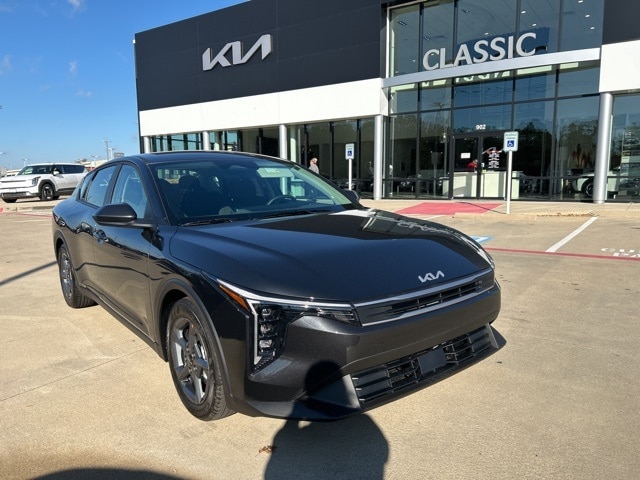 2025 Kia K4 LXS's photo