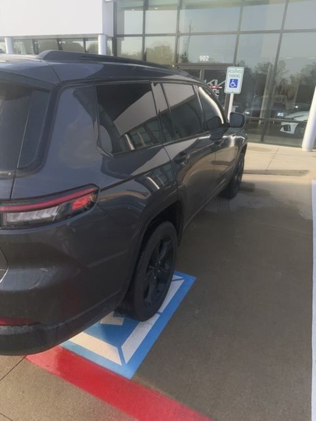 Used 2024 Jeep Grand Cherokee L Laredo SUV