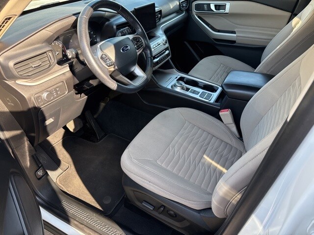 2021 Ford Explorer XLT photo 3