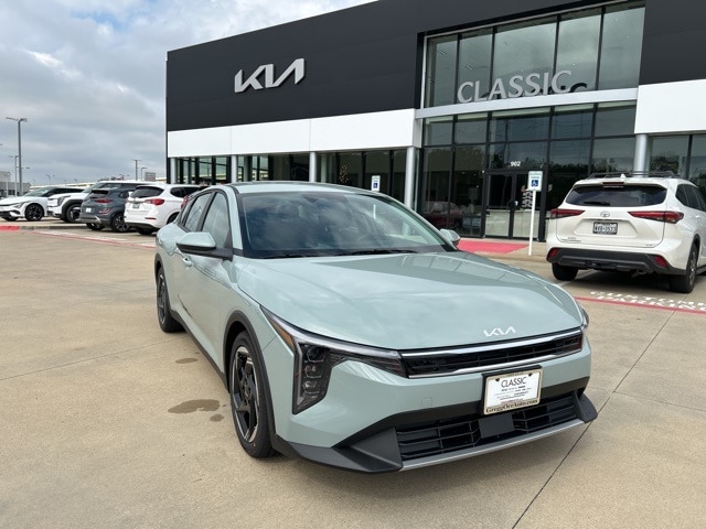2025 Kia K4 EX's photo