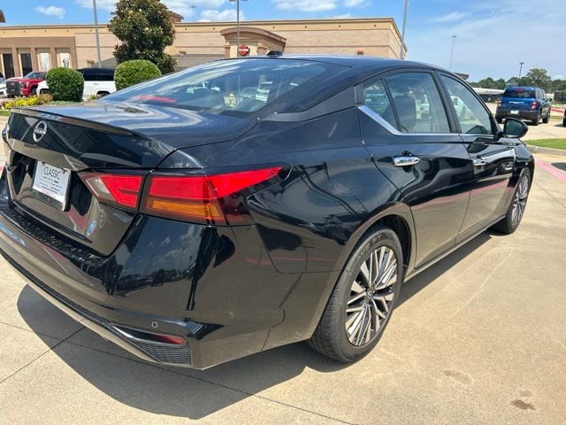 2025 Nissan Altima SV - Photo 10