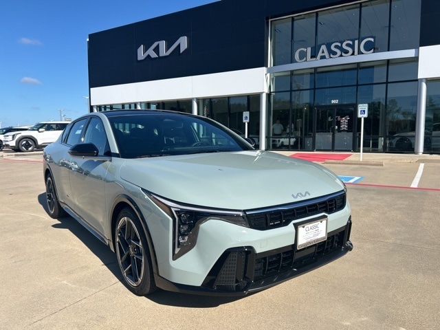 2025 Kia K4 GT-Line's photo