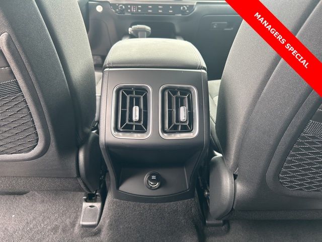 2025 Kia Sorento LX - Photo 22