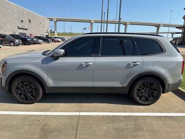 2022 Kia Telluride EX photo 3