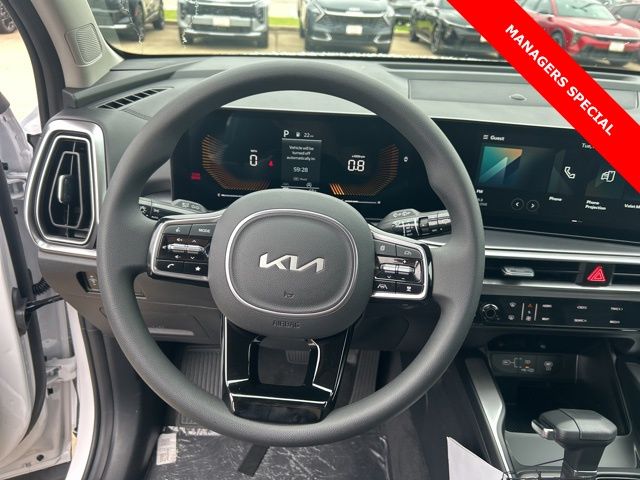 2025 Kia Sorento LX - Photo 16