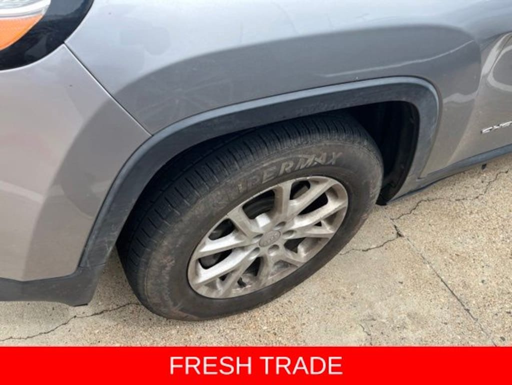 Used 2016 Jeep Cherokee Latitude SUV