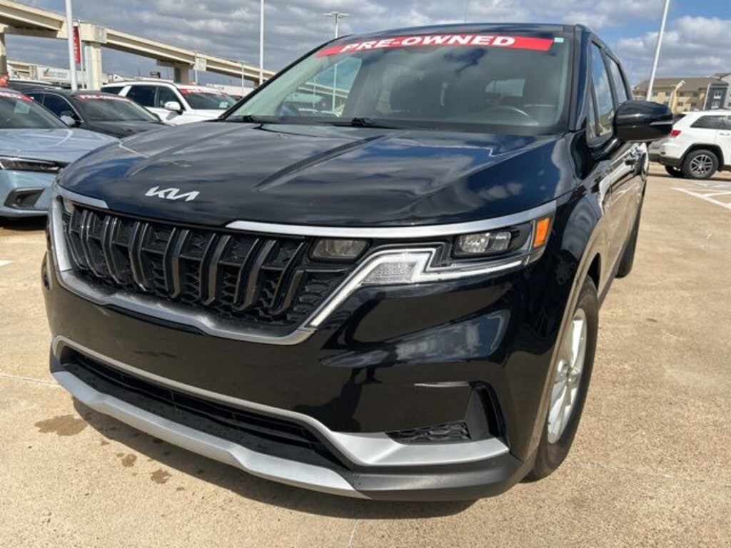 Used 2024 Kia Carnival LX Minivan/Van