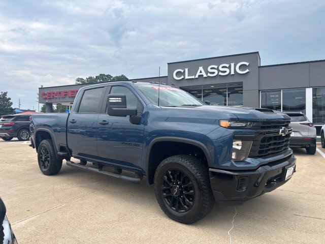 2026 Chevrolet Silverado 2500HD Custom Truck
