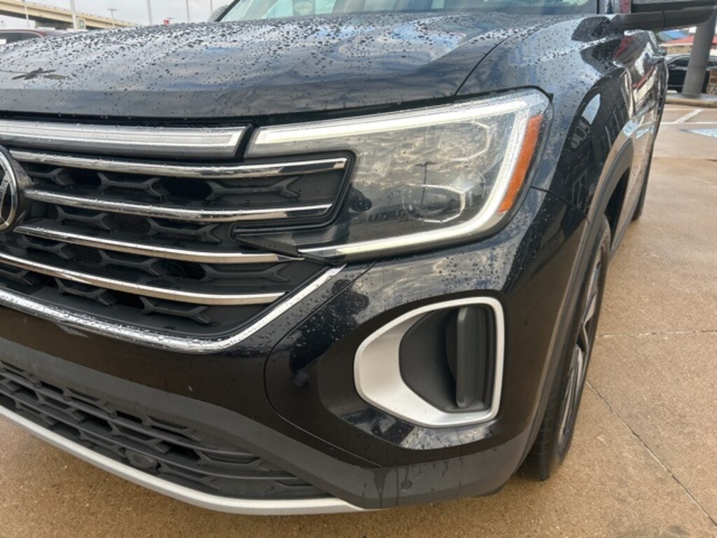 Used 2024 Volkswagen Atlas 2.0T SE w/Technology SUV