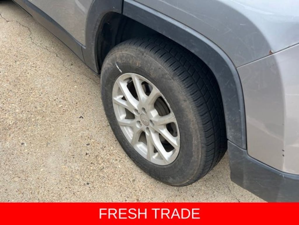 Used 2016 Jeep Cherokee Latitude SUV