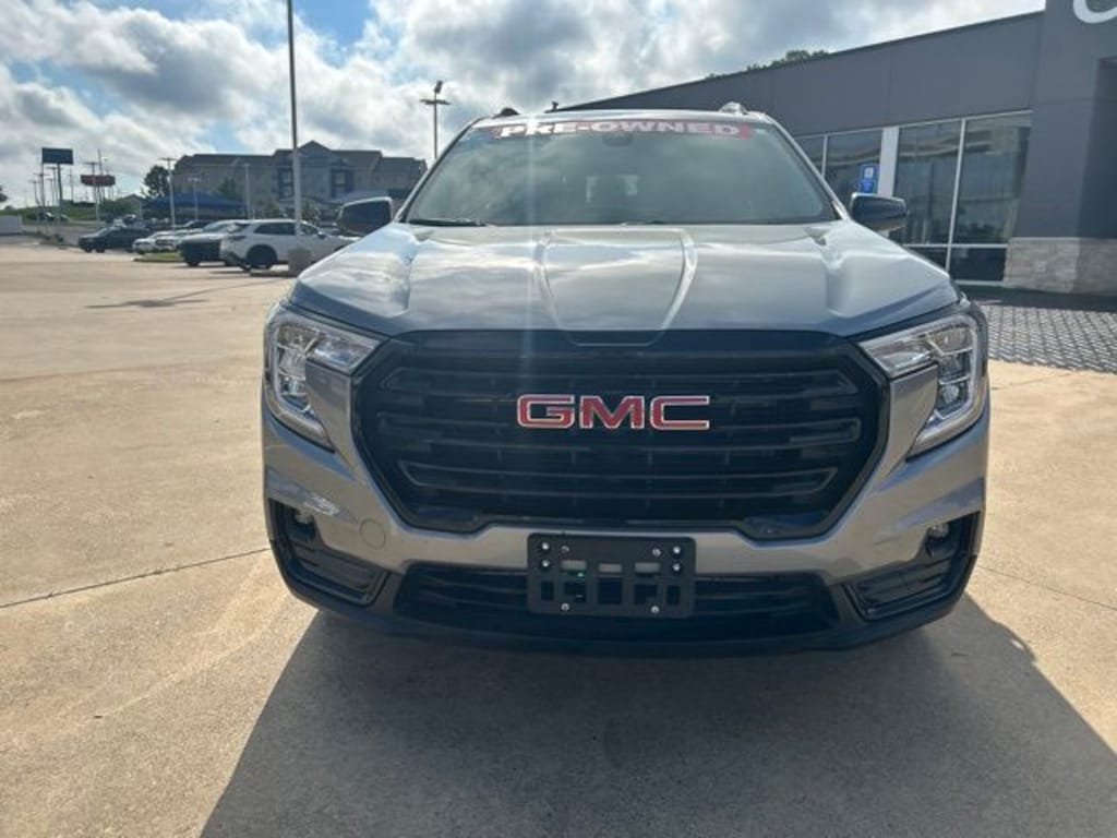 Used 2024 GMC Terrain SLT SUV