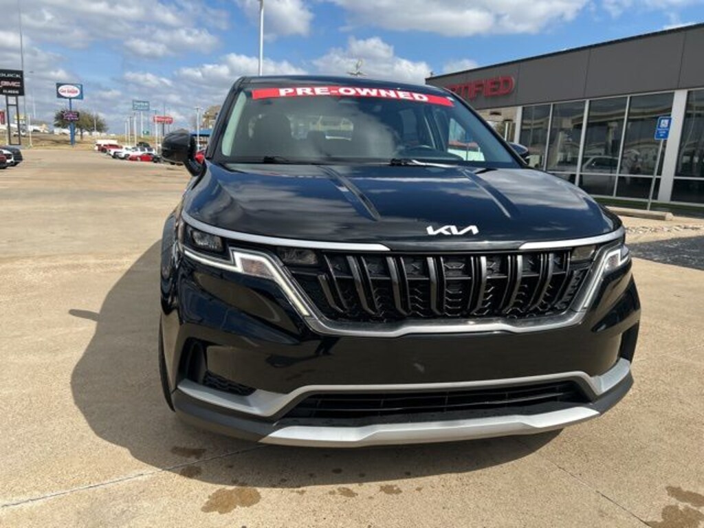 Used 2024 Kia Carnival LX Minivan/Van