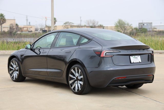 2025 Tesla Model 3 Long Range photo 4