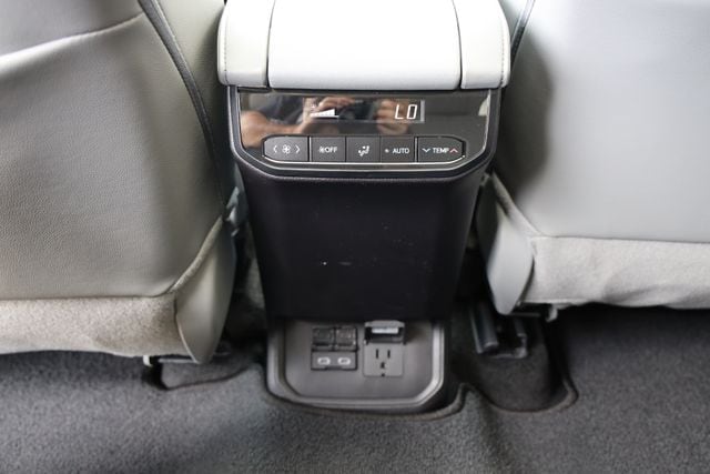 2026 Toyota Highlander Limited - Photo 29
