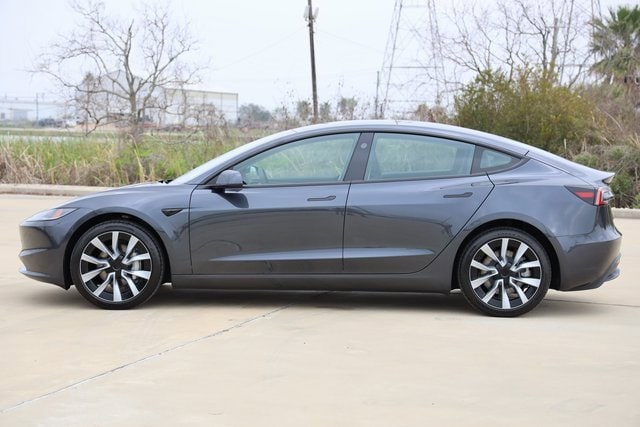 2025 Tesla Model 3 Long Range photo 3