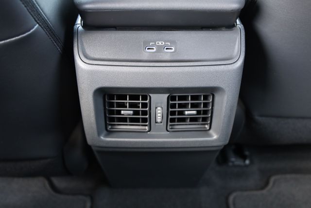 2026 Toyota C-HR SE - Photo 25
