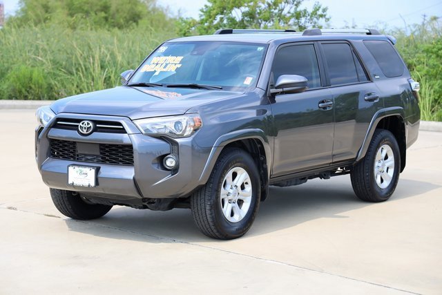 2022 Toyota 4Runner SR5 photo 3