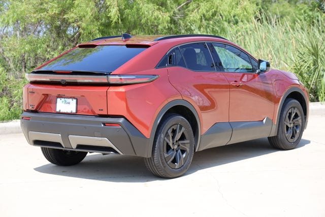 2026 Toyota C-HR SE - Photo 8