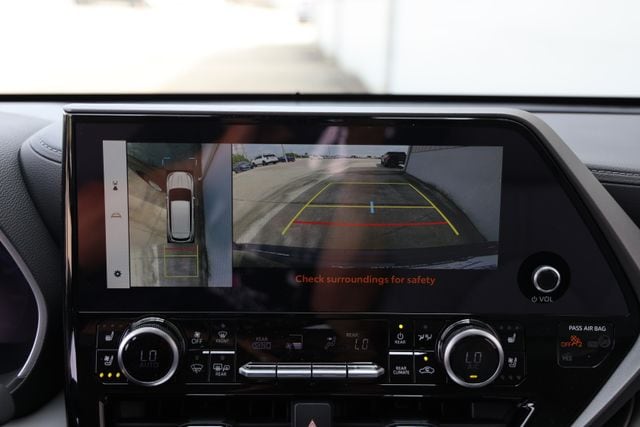 2026 Toyota Highlander Limited - Photo 21