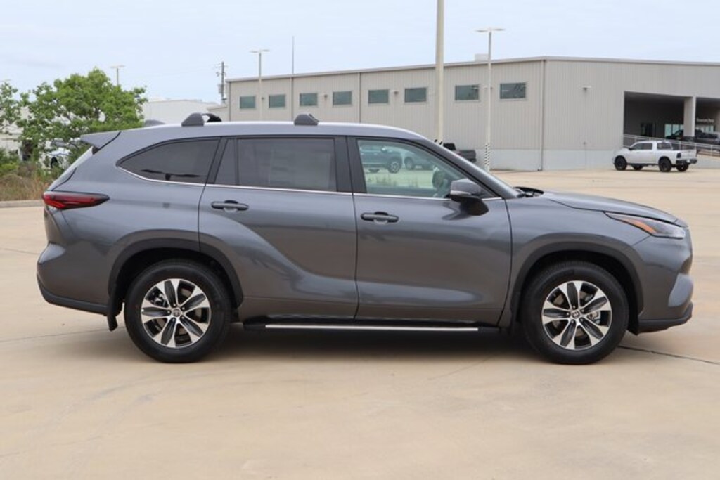 New 2024 Toyota Highlander XLE For Sale in Galveston, TX VIN