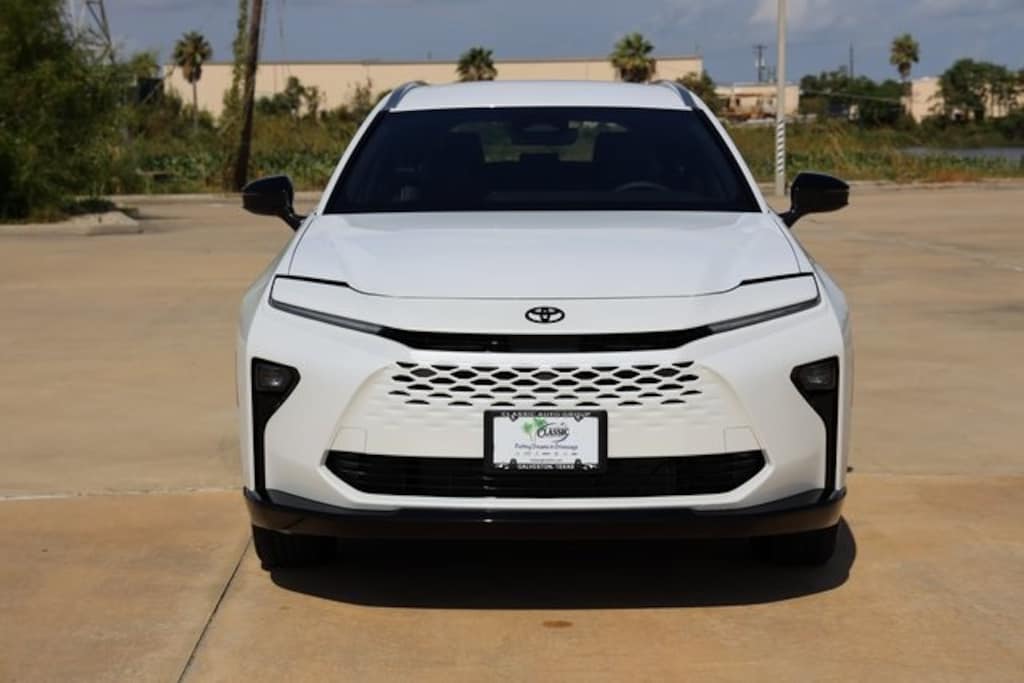 New 2025 Toyota Crown Signia XLE XLE