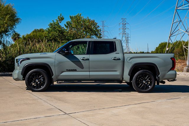 2025 Toyota Tundra Limited photo 2