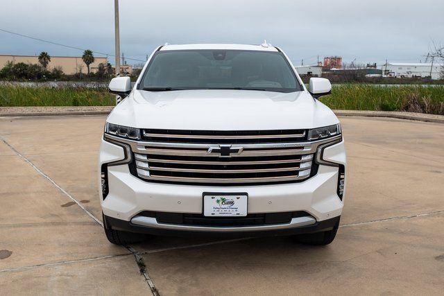 2022 Chevrolet Suburban High Country photo 3