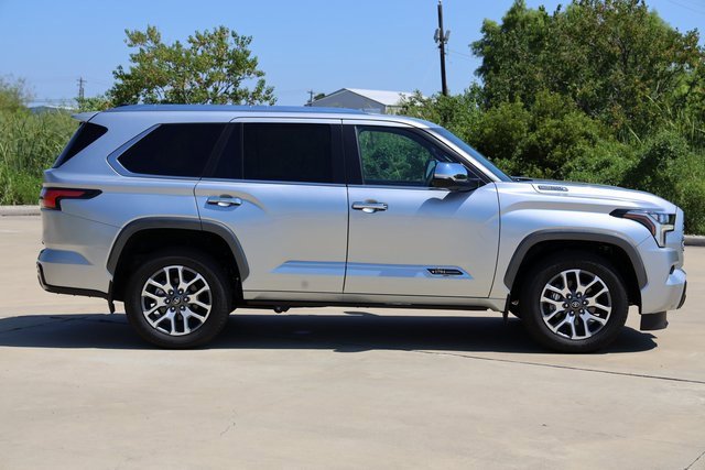 2025 Toyota Sequoia SR5 photo 4