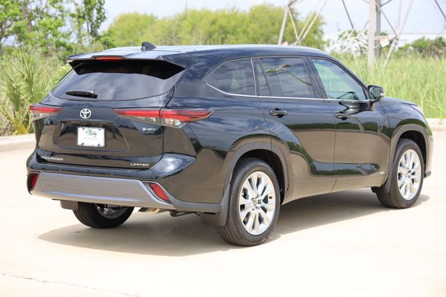 2026 Toyota Highlander Limited - Photo 8